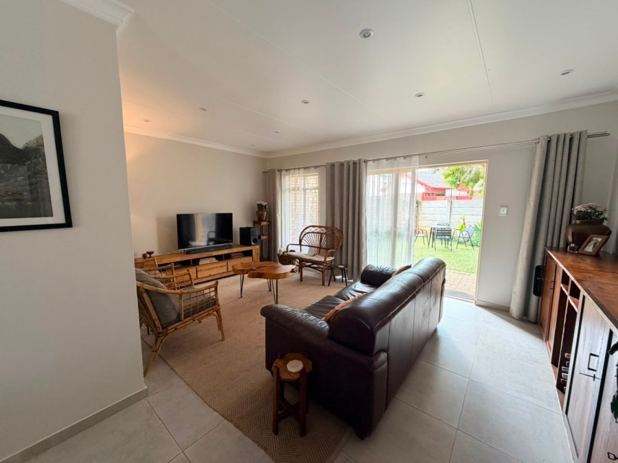 3 Bedroom Property for Sale in Kannoniers Park North West